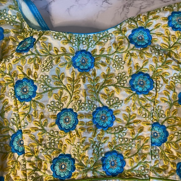 Floral 32 size Saree Set - Picture 13 of 16